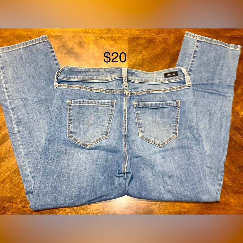 Liverpool Ripped Jean Capri - Picture 2 of 2